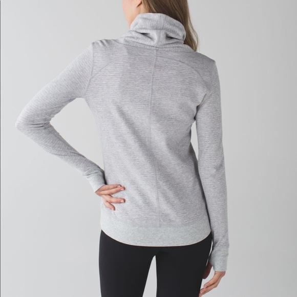 Lululemon Reversible In A Cinch Long Sleeve - Picture 3 of 6
